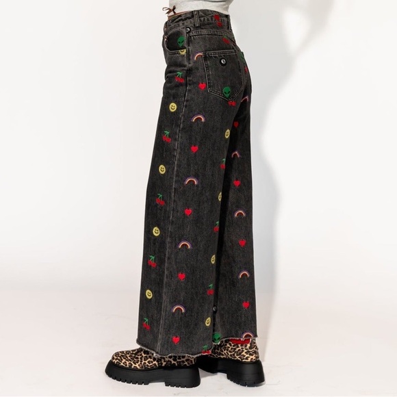 LIKE NEW DRESSED IN LALA RARE HAPPY THOUGHTS EMBROIDERED JEANS, SIZE XL - Picture 5 of 11